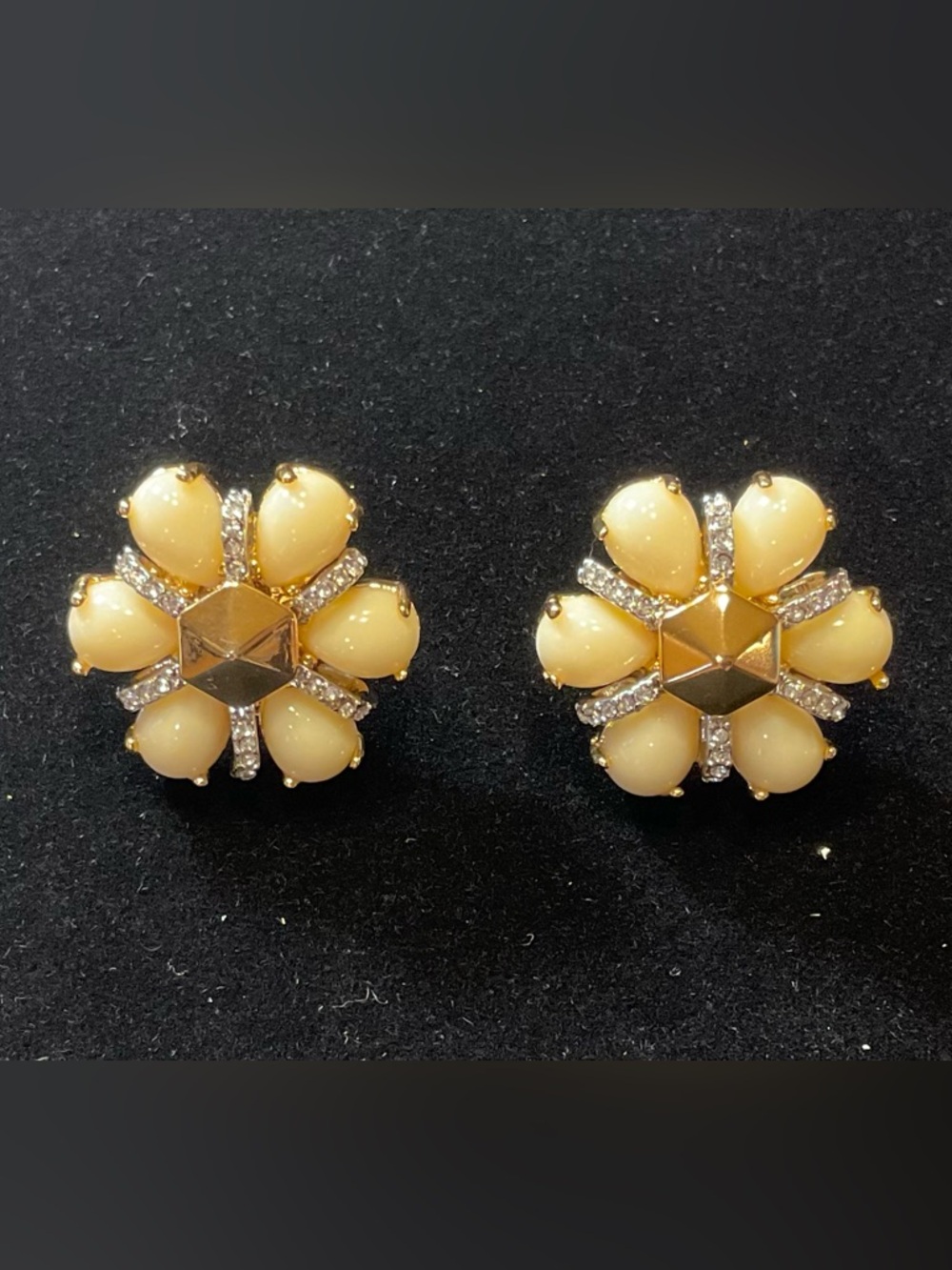 Juicy Couture - Daisy Stud Earrings - White & Gold-Tone W/Rhinestones